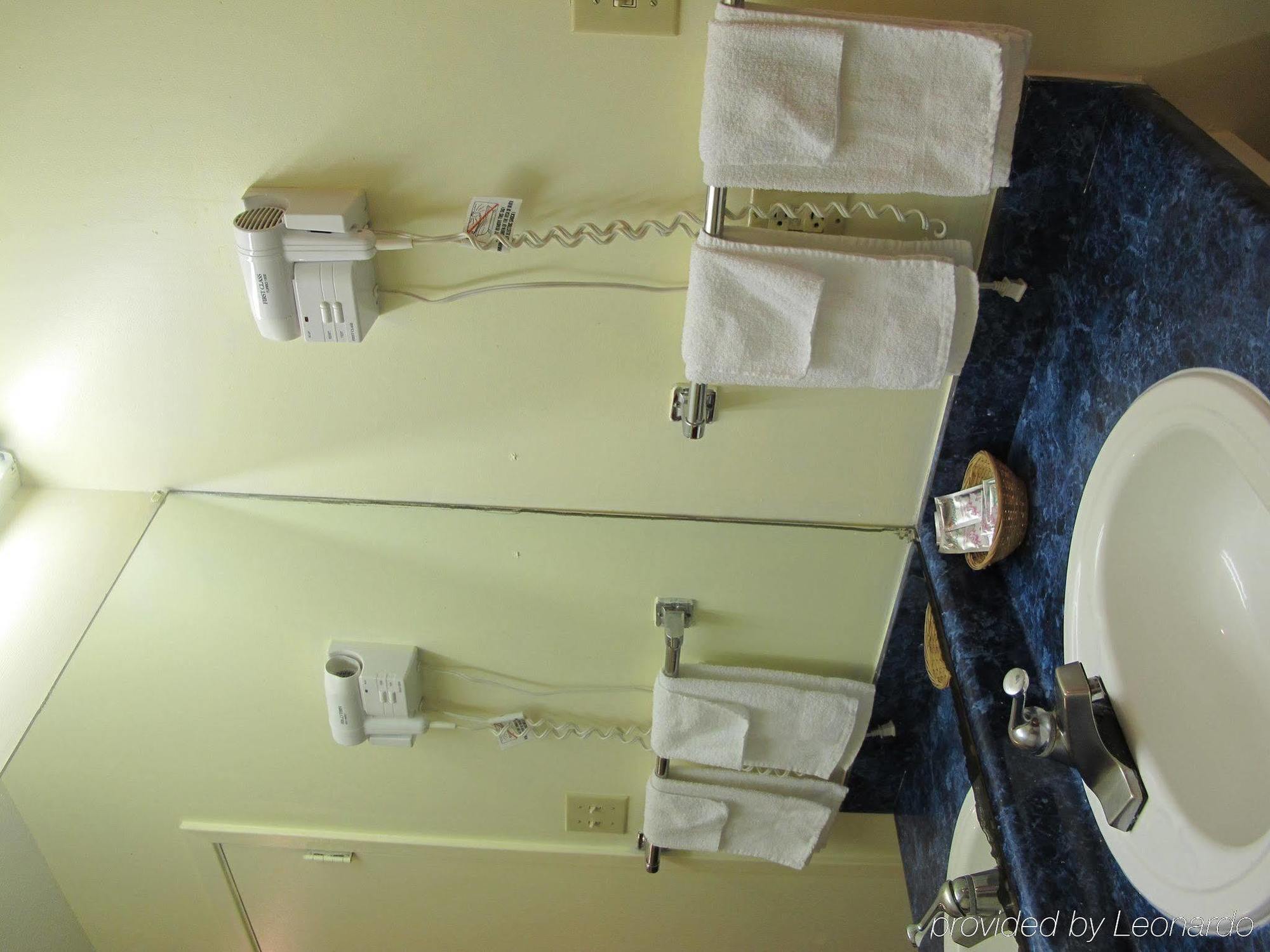 Americas Best Value Inn San Antonio Downtown Riverwalk Room photo